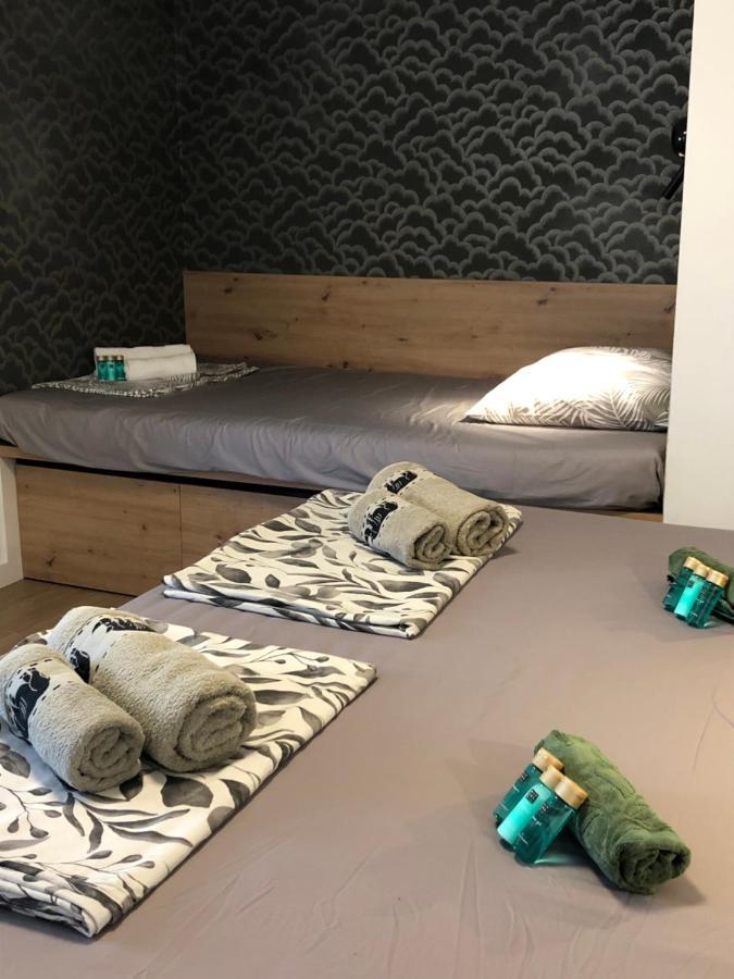 Omis - Private Ensuite Room With Balcony - Hotel Style Dış mekan fotoğraf