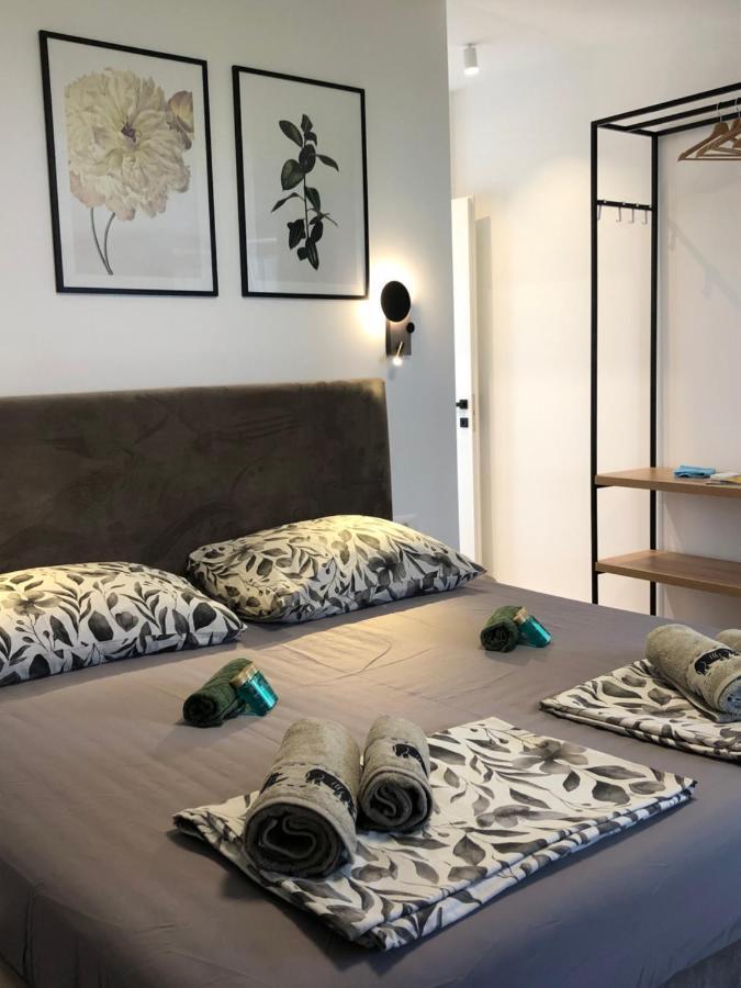Omis - Private Ensuite Room With Balcony - Hotel Style Dış mekan fotoğraf