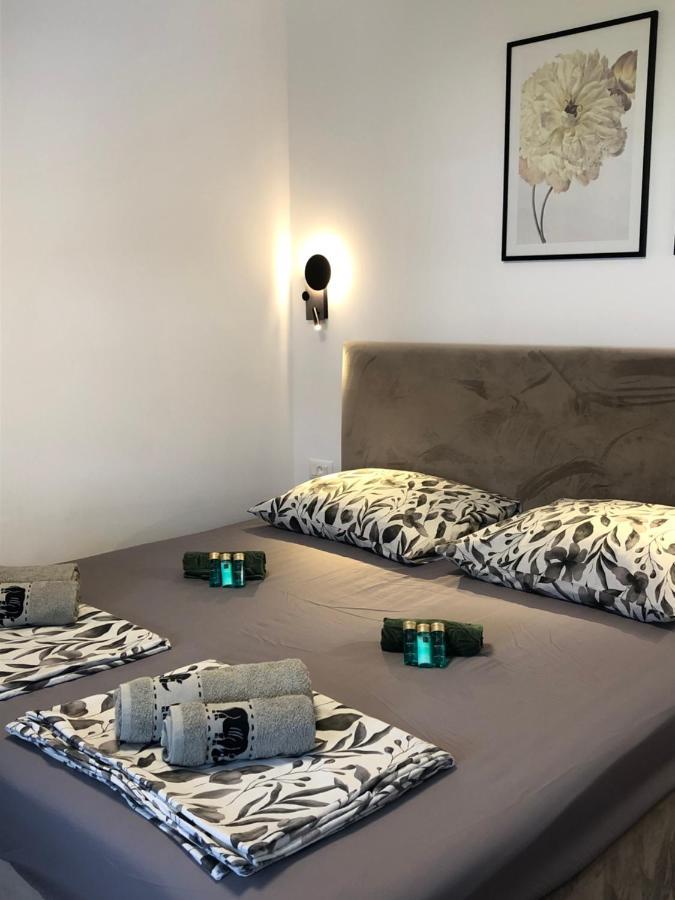 Omis - Private Ensuite Room With Balcony - Hotel Style Dış mekan fotoğraf