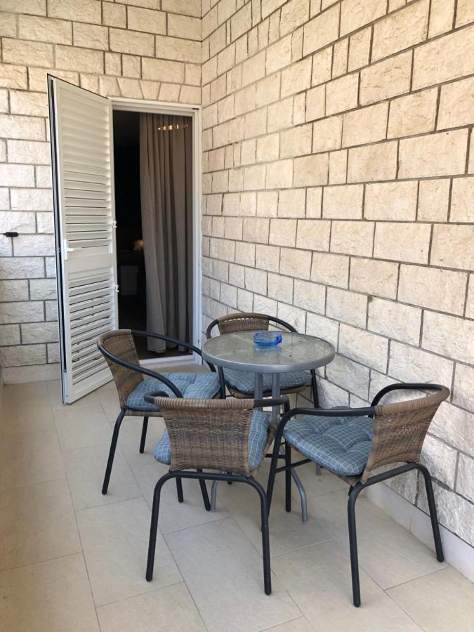 Omis - Private Ensuite Room With Balcony - Hotel Style Dış mekan fotoğraf